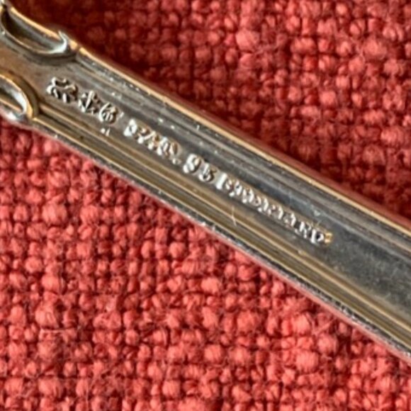 Gorham Chantilly (Lion-Anchor-G) 6” Sugar Shell Spoon No Scroll w/ Monogram - Picture 6 of 8